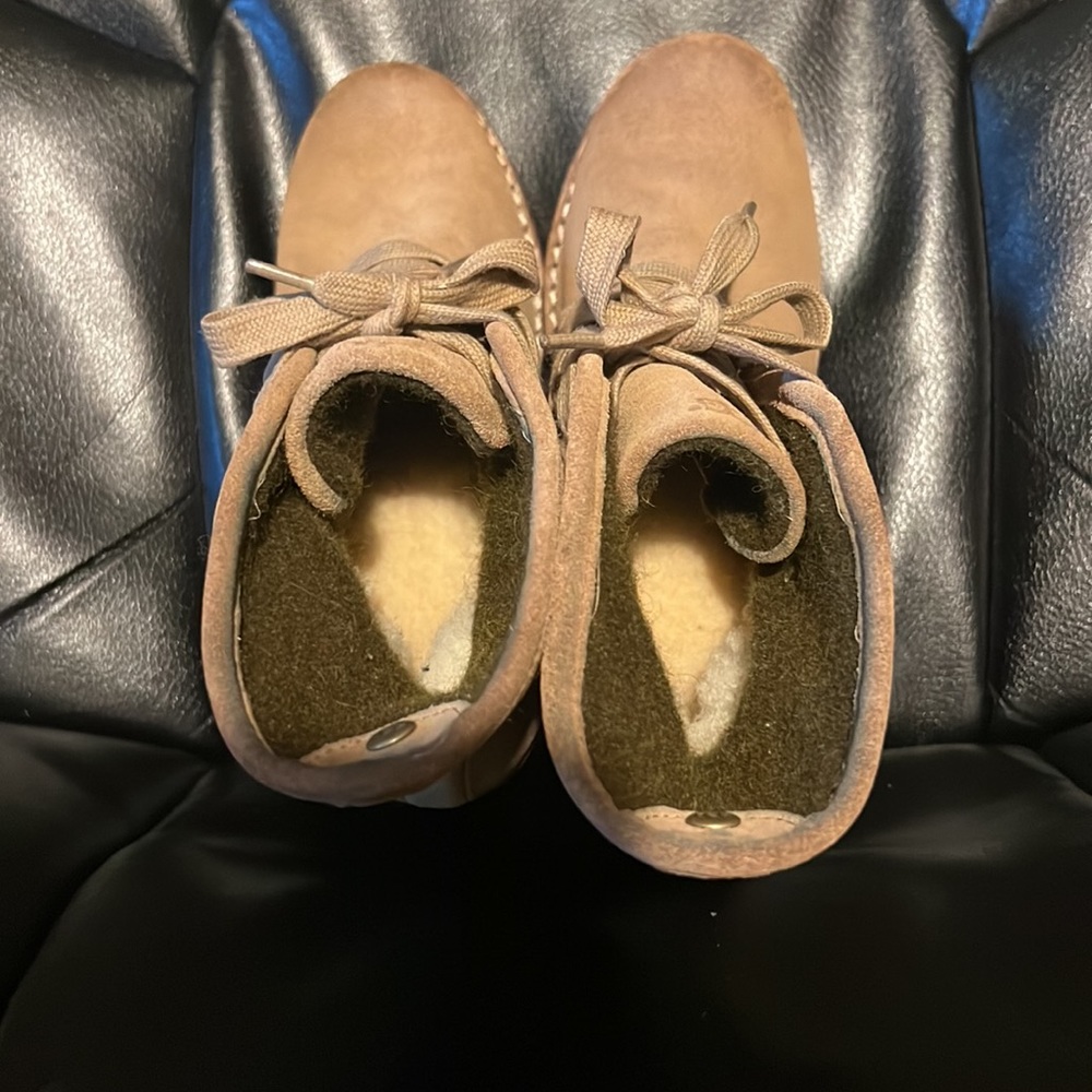 UGG Boots - Picture 5 of 5